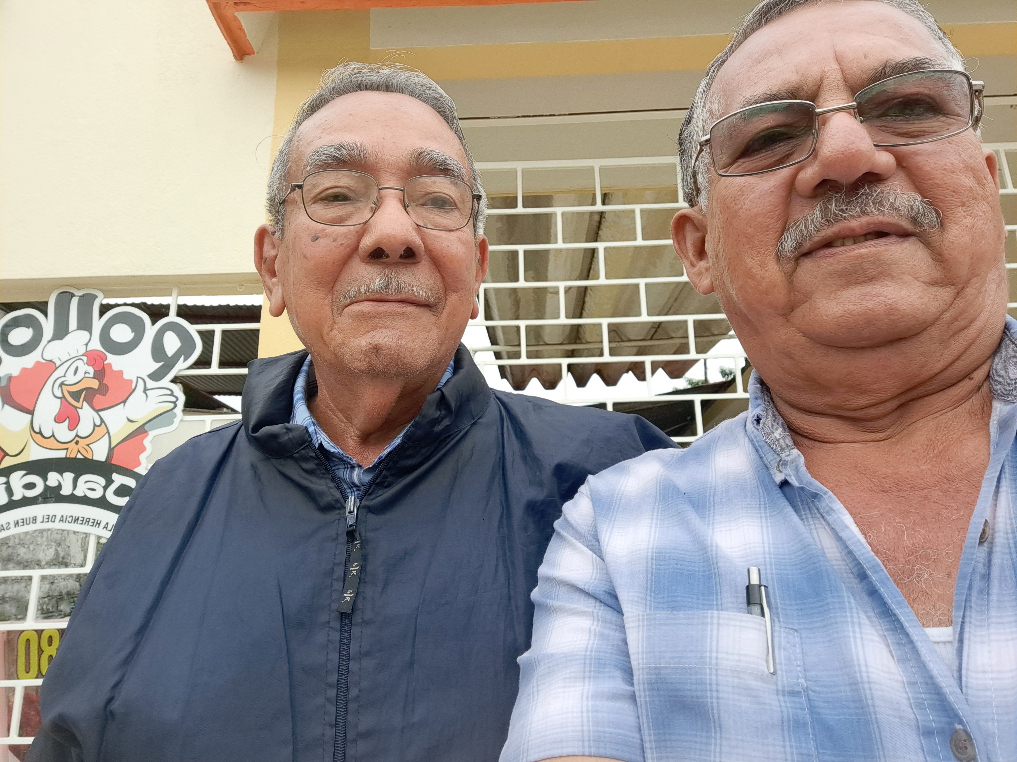 Pollos Jardin image 6