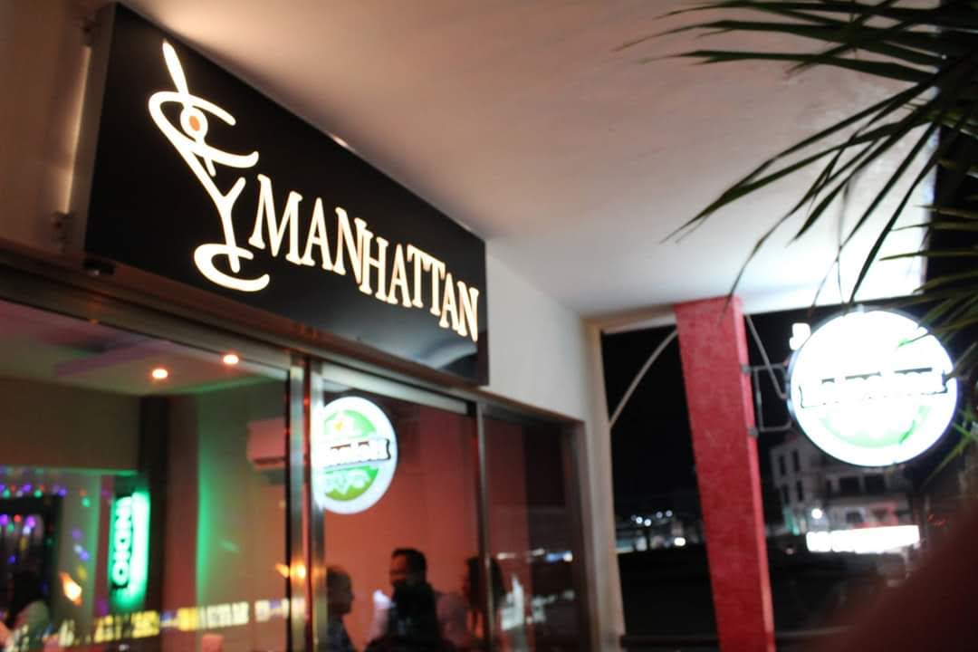 Coco Cafe & Manhattan Bar image 3