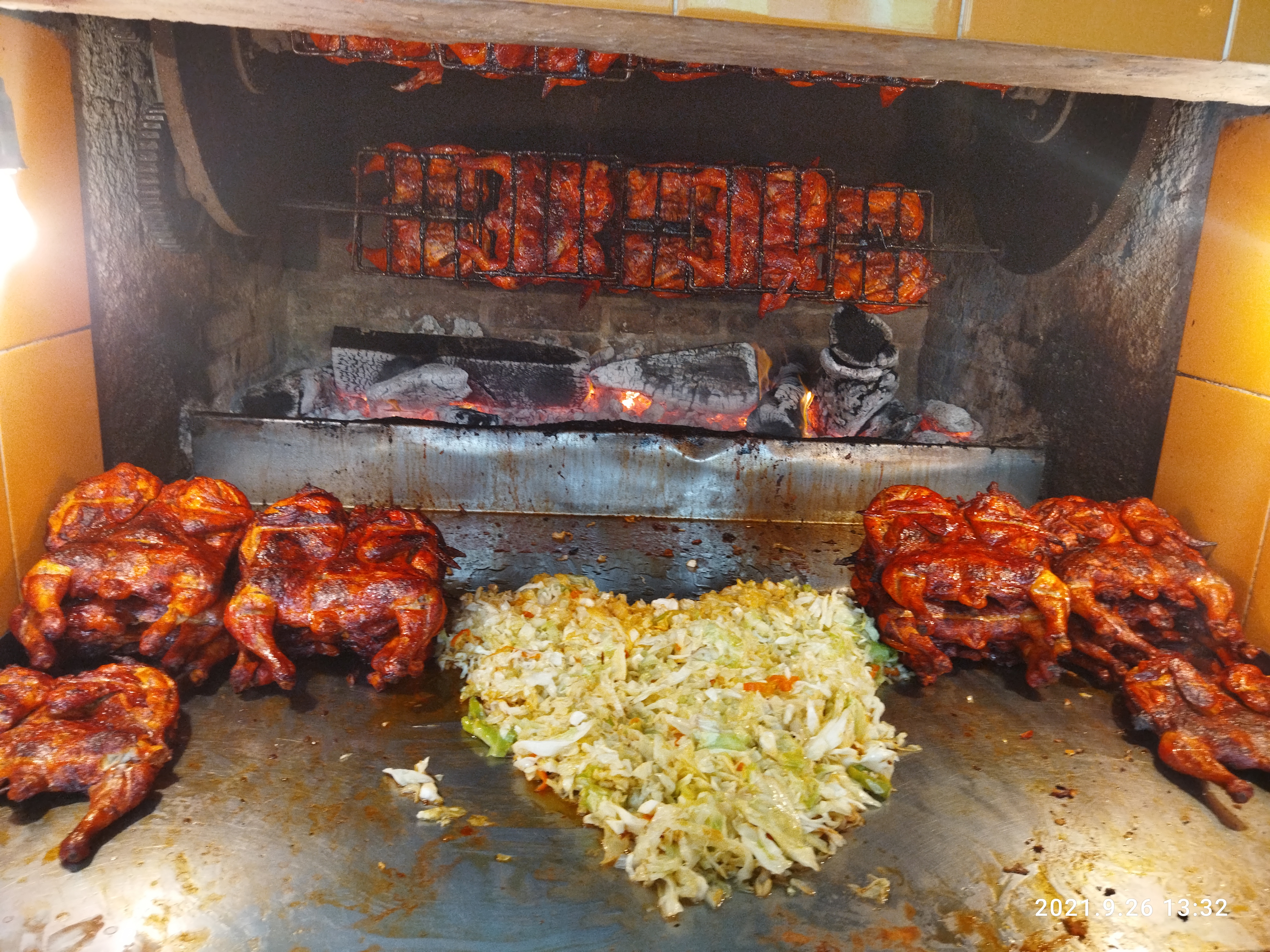 Pollos a la leña el primo Ye-Yu image 2