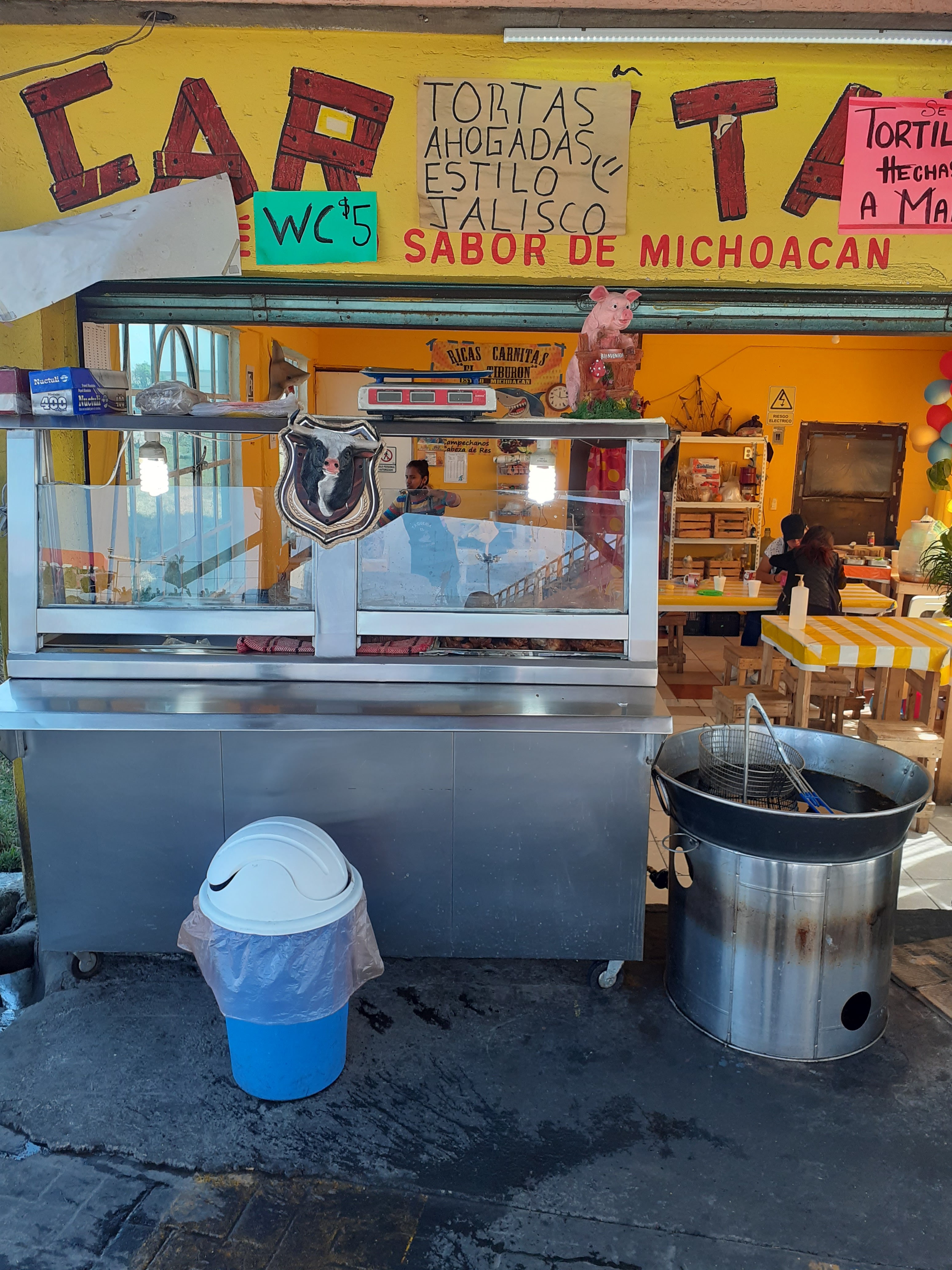 Carnitas "El Tiburon" image 1