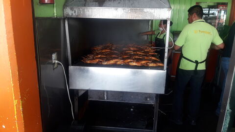 El Parrillón Max Pollos al Carbón image 4