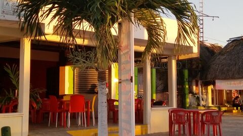 Cockteleria Bahía Beach image 3
