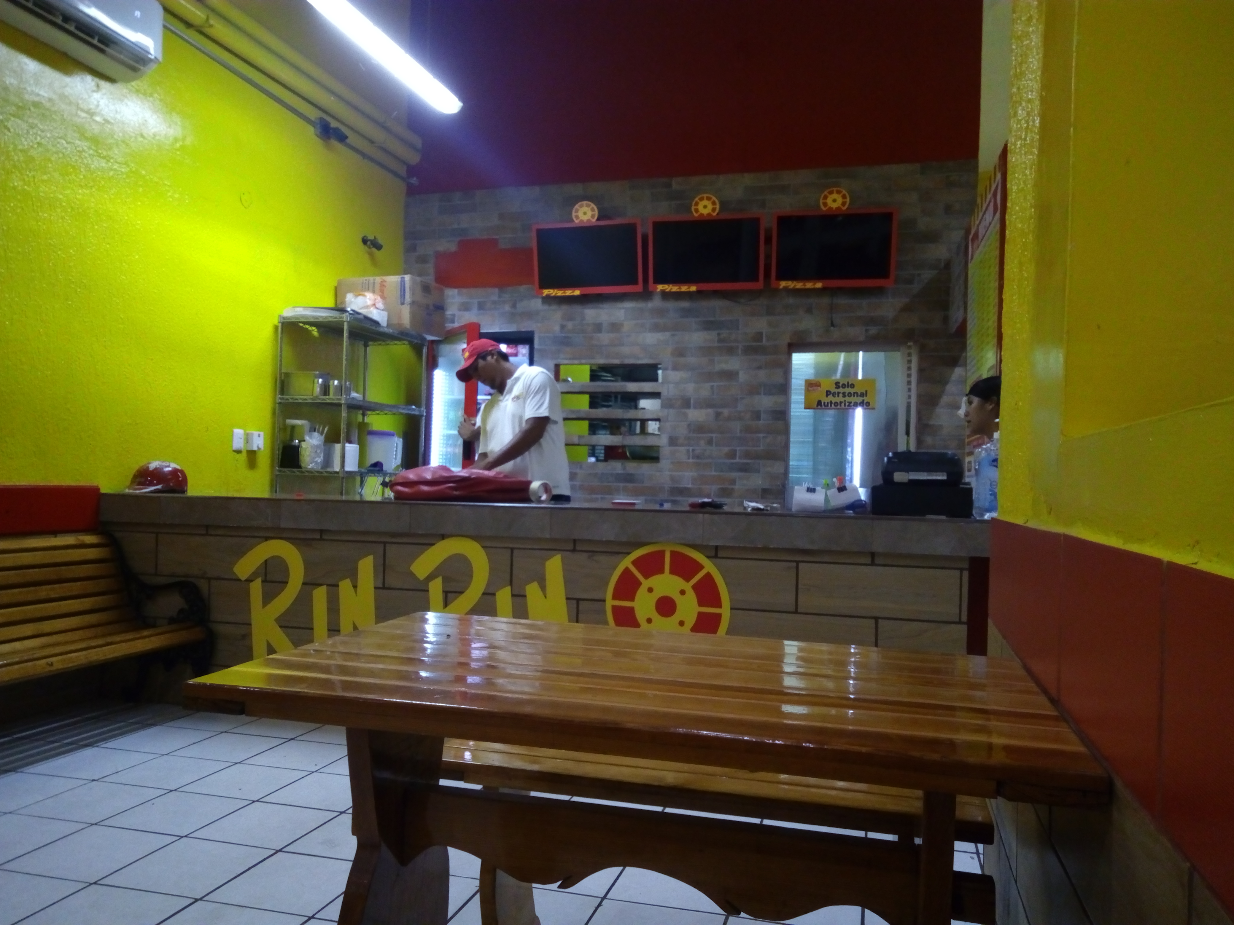 Rin Rin Pizzas image 4