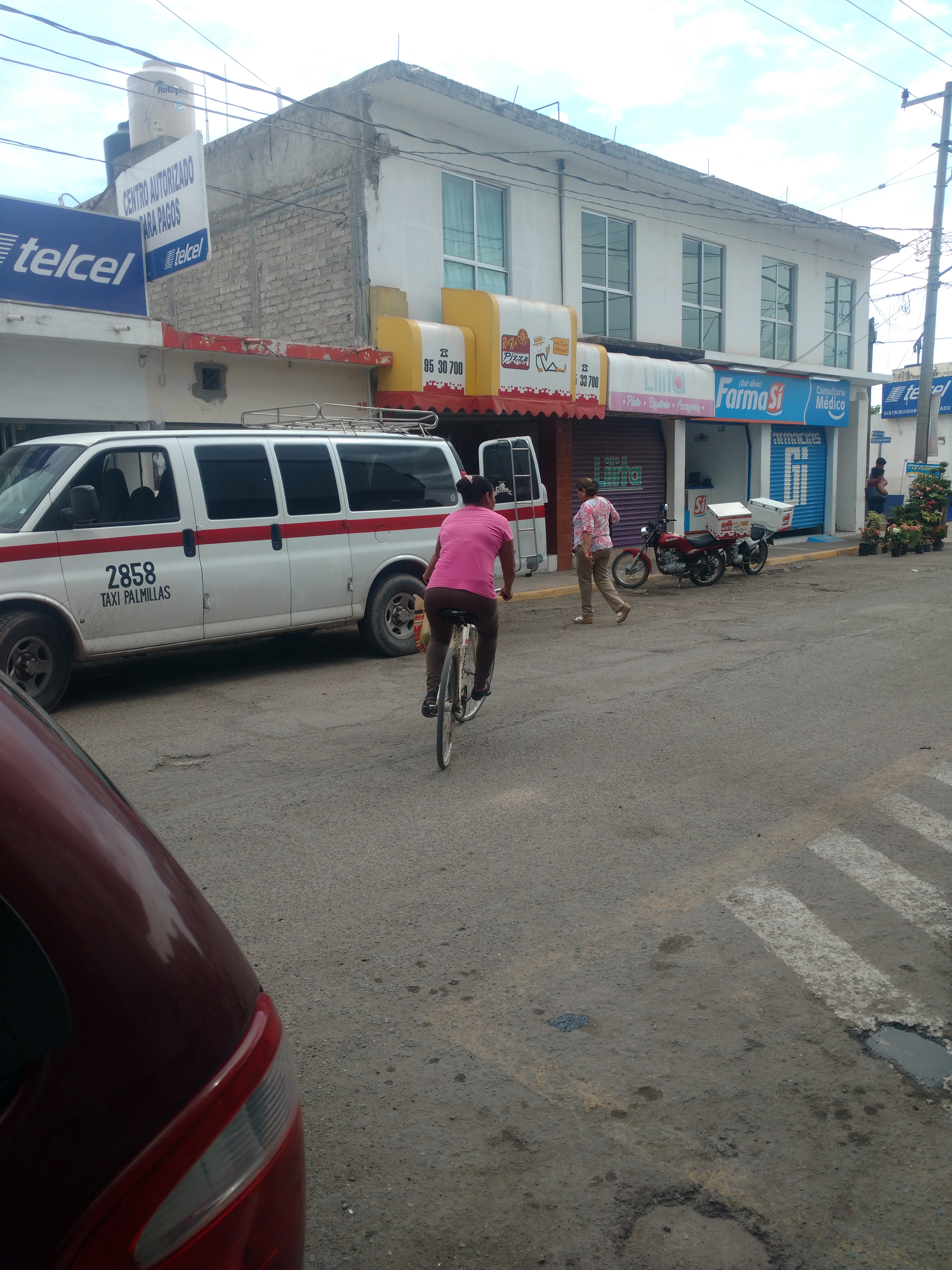 Rin Rin Pizza image 2