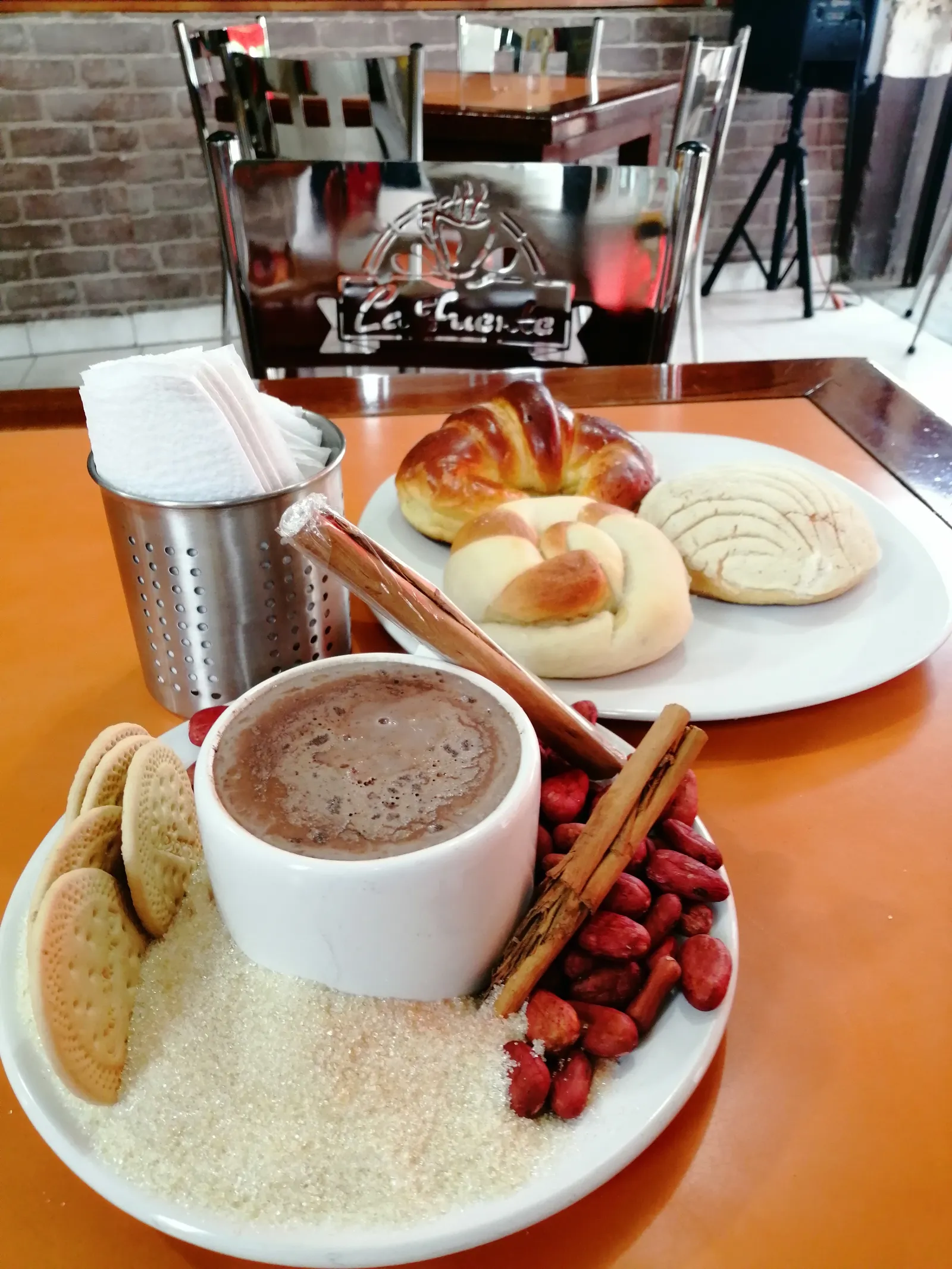 Cafeteria La Fuente Suc.Terminal image 2