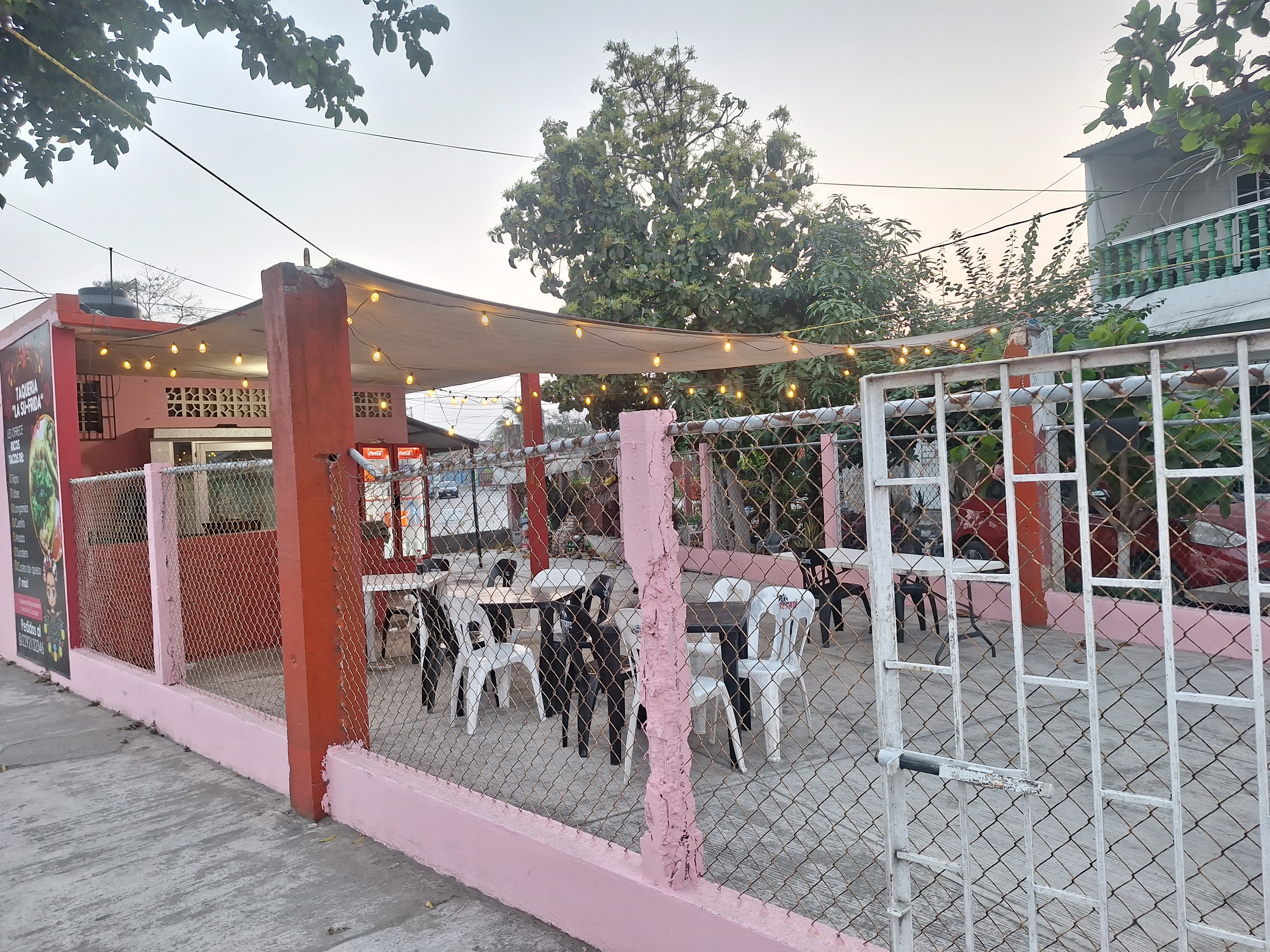 Taqueria la su-frida image 4