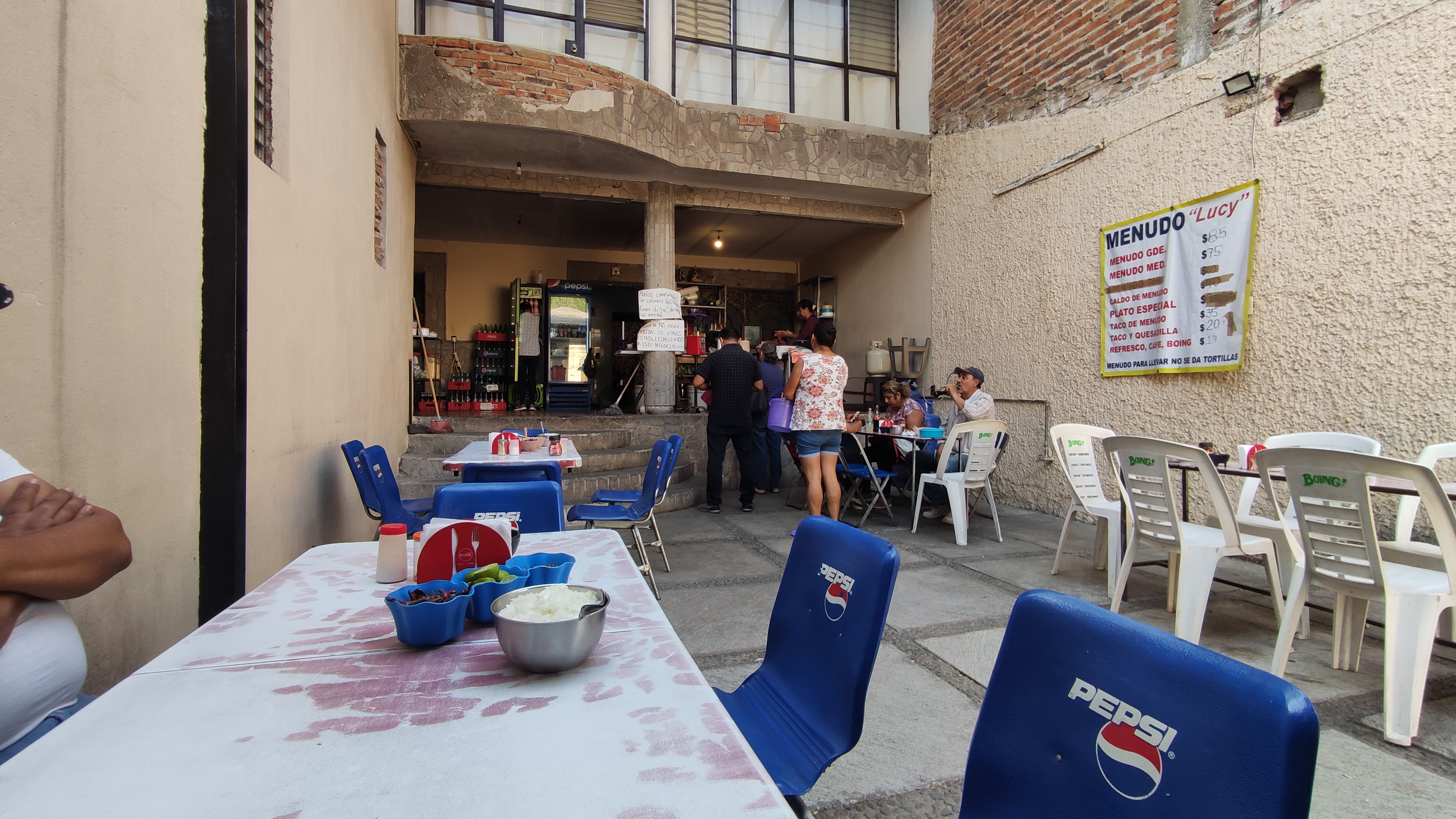 Menuderia Lucy image 3