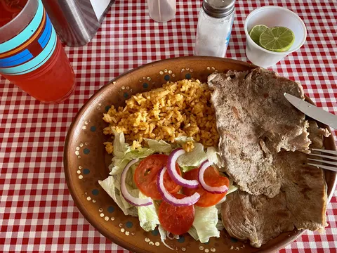 El Tomate y La Lechuga, Cocina Económica image 2