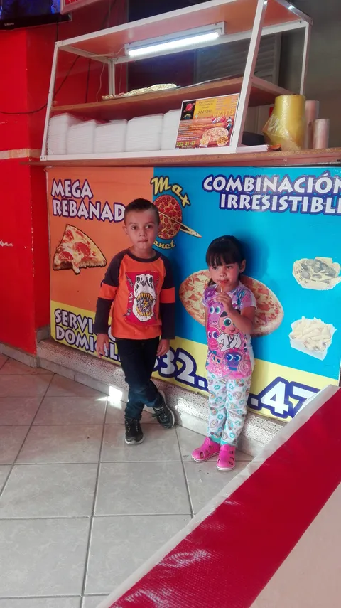Max Planet Pizza. image 5