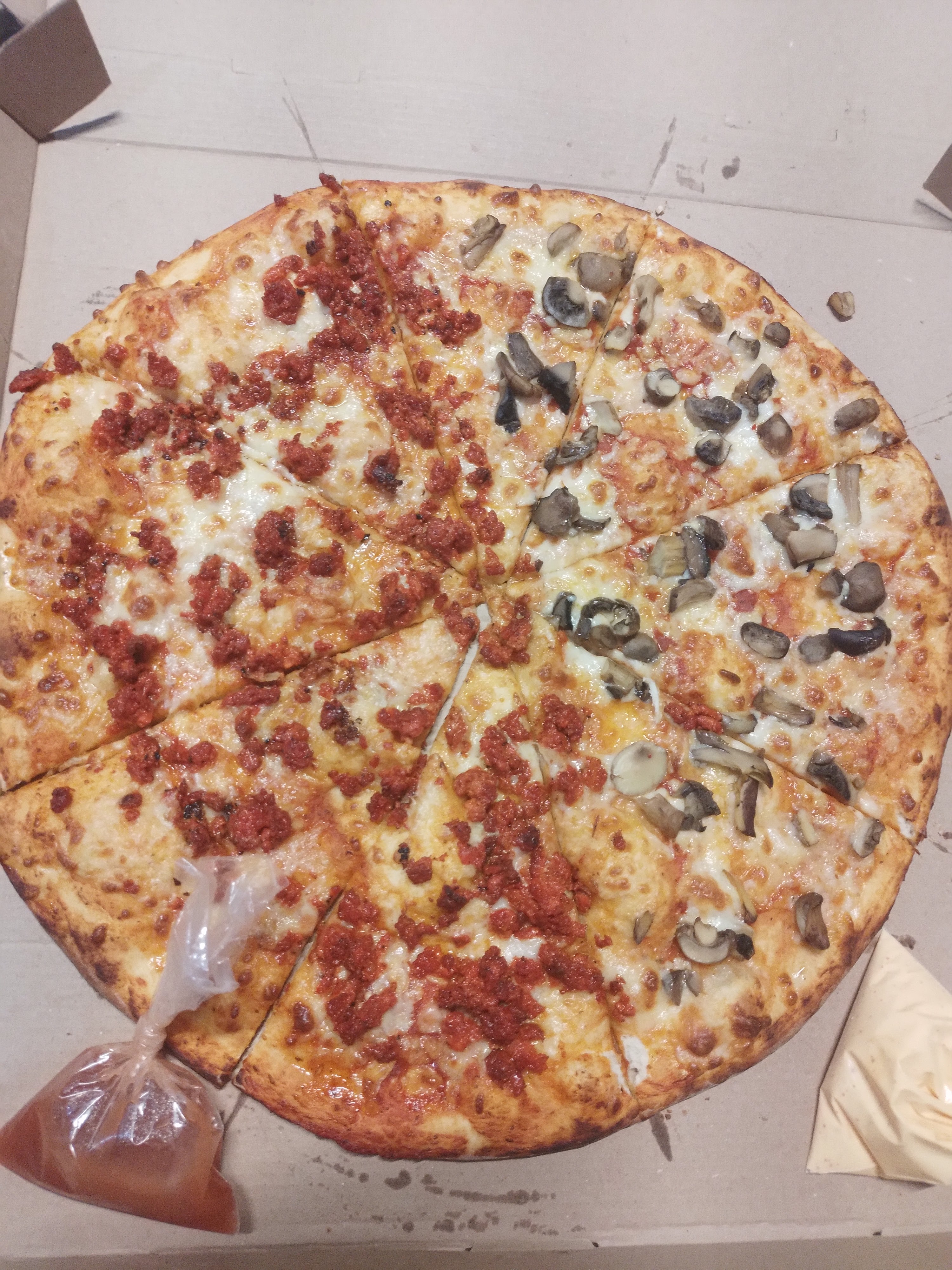 Delicious pizzas image 5