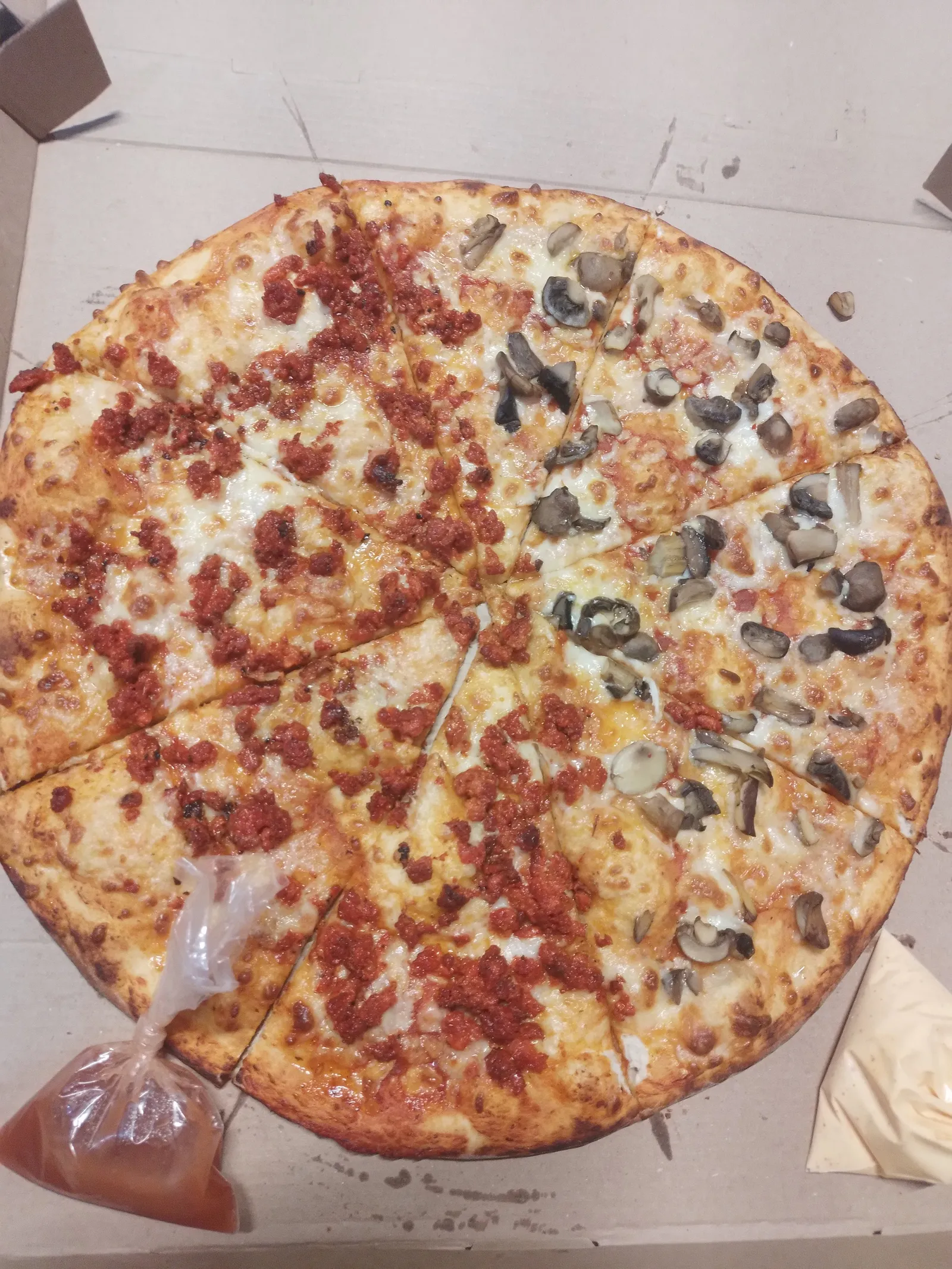 Delicious pizzas image 5