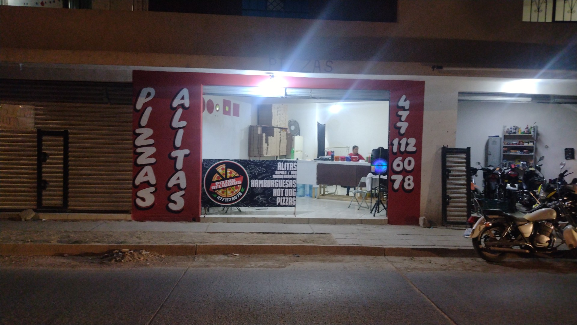 Delicious pizzas image 8