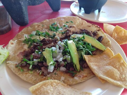 Tacos Y Carnes El Pariente image 2
