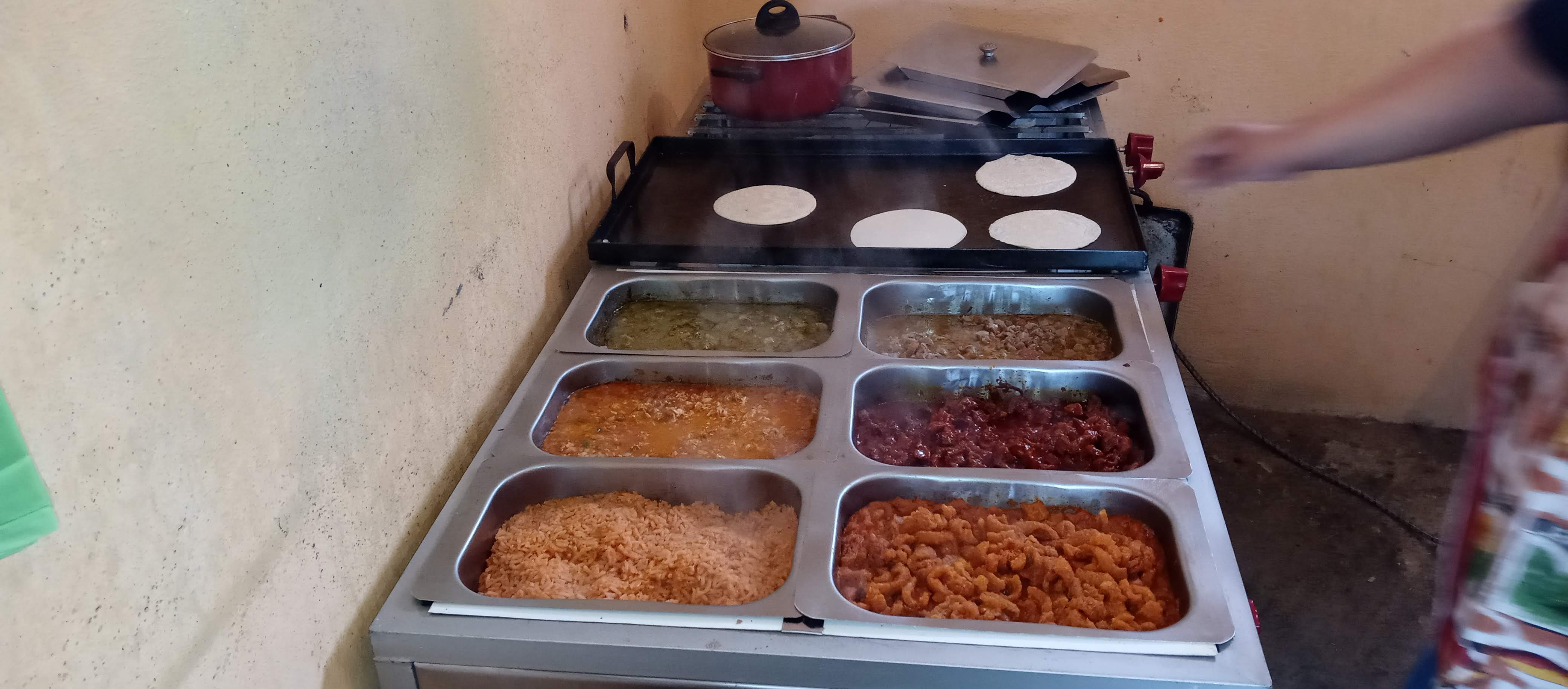 Cocina economica los 3 carnales image 2