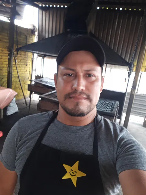 Pollos Asados “El Pariente image 2