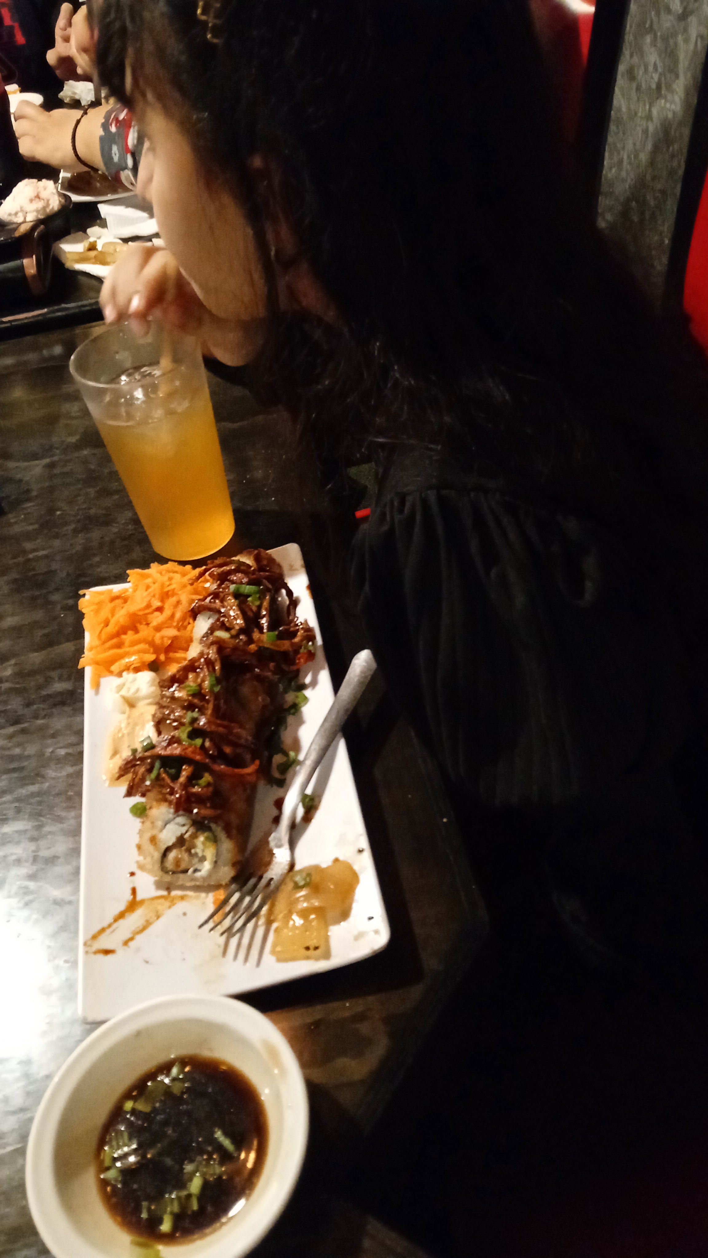 Maki sushi Roll and wings image 4