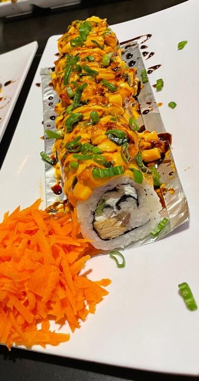 Maki sushi Roll and wings image 6