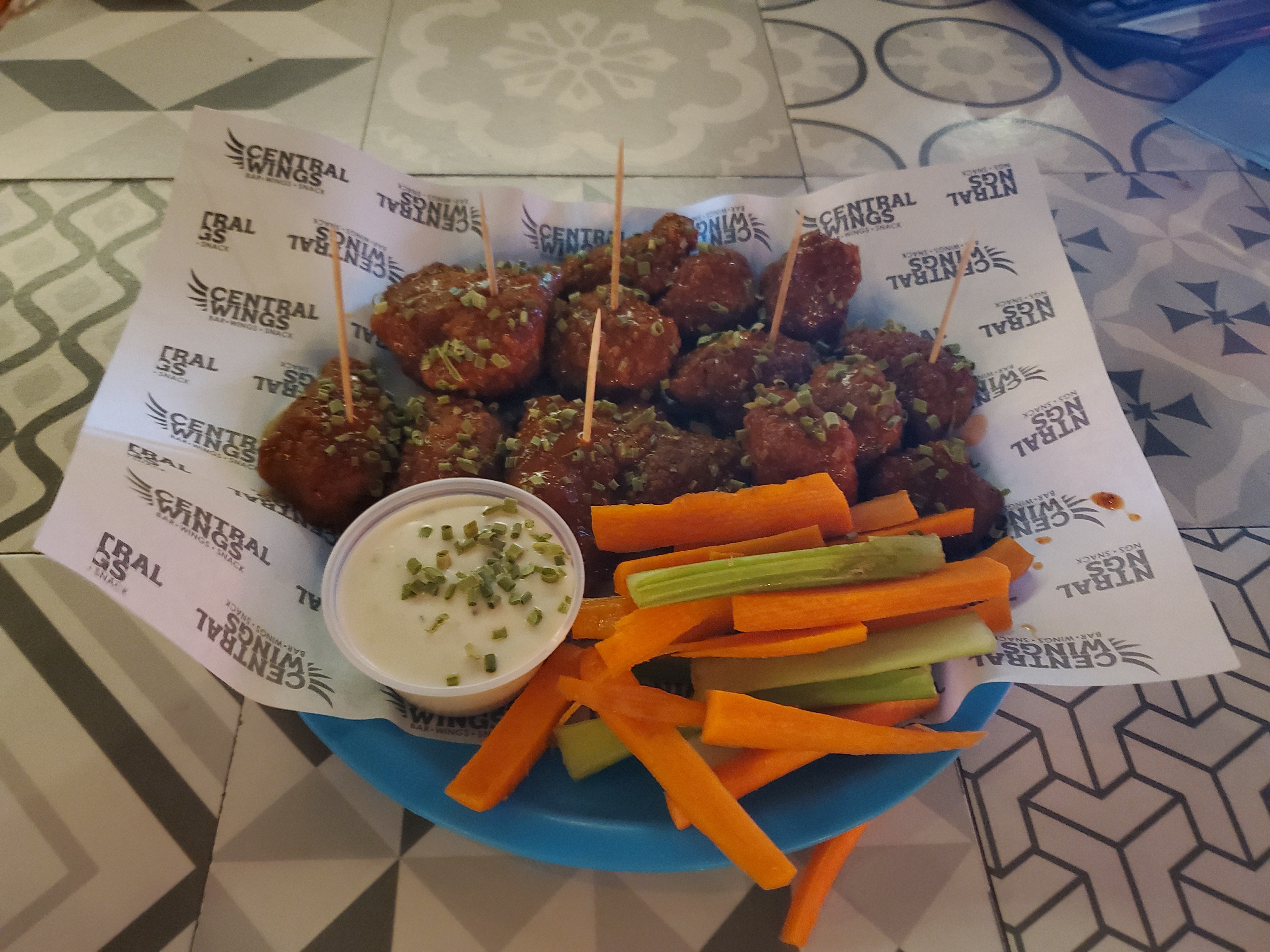 Central Wings Bar image 1