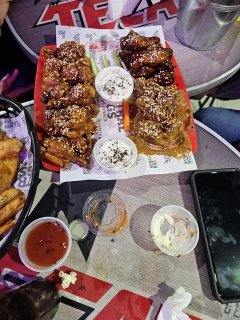 Central Wings Bar image 2