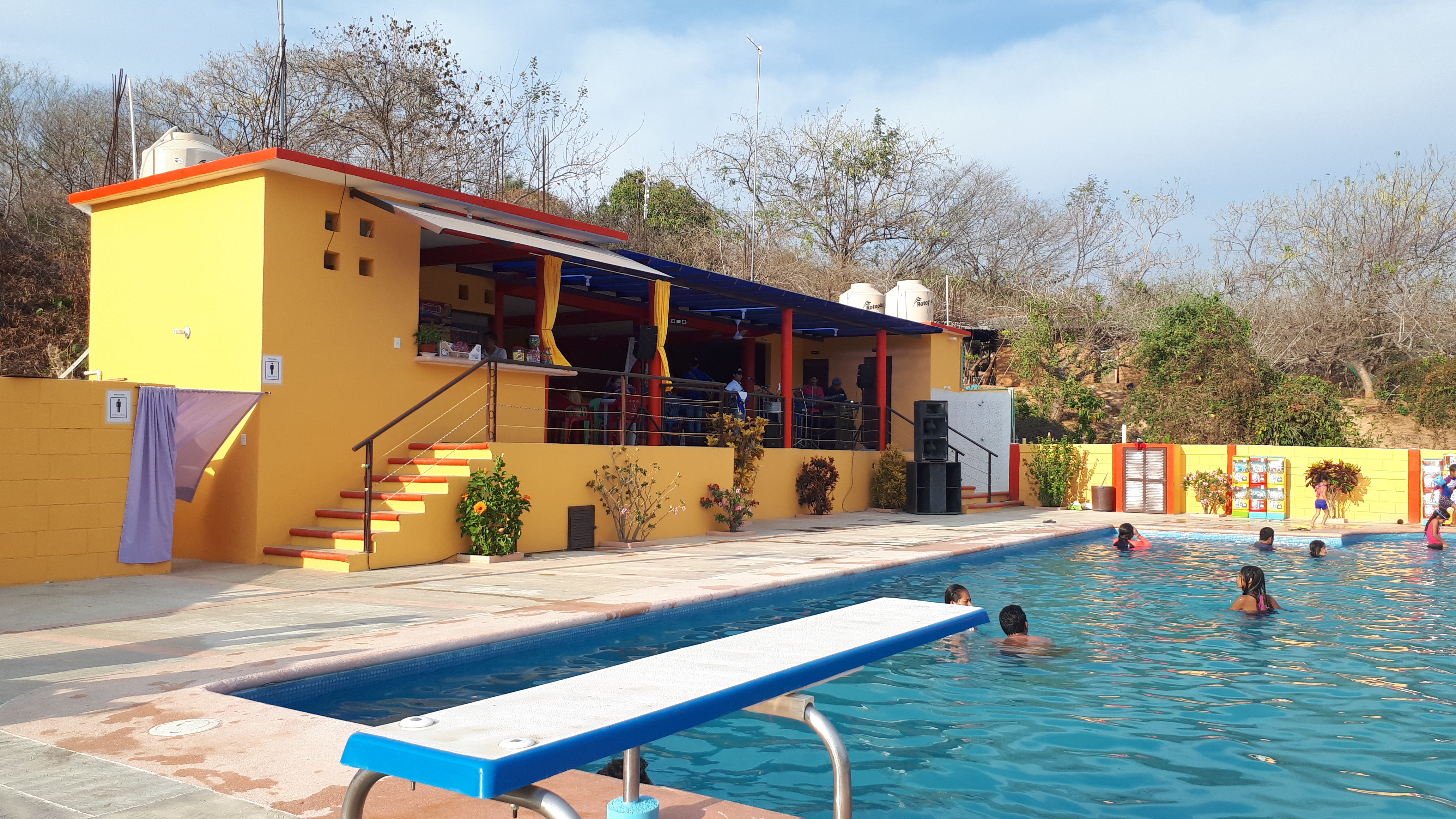 Restaurant, Alberca y Chapoteadero “Doña Isis” image 7