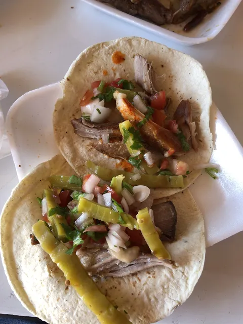 Carnitas Y Tacos image 2