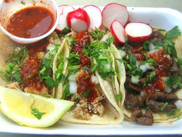 Carnitas Y Tacos image 5
