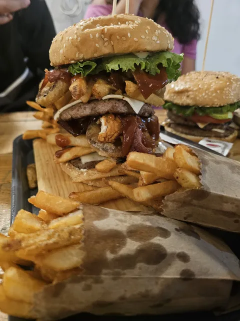 Midnight Burger image 4