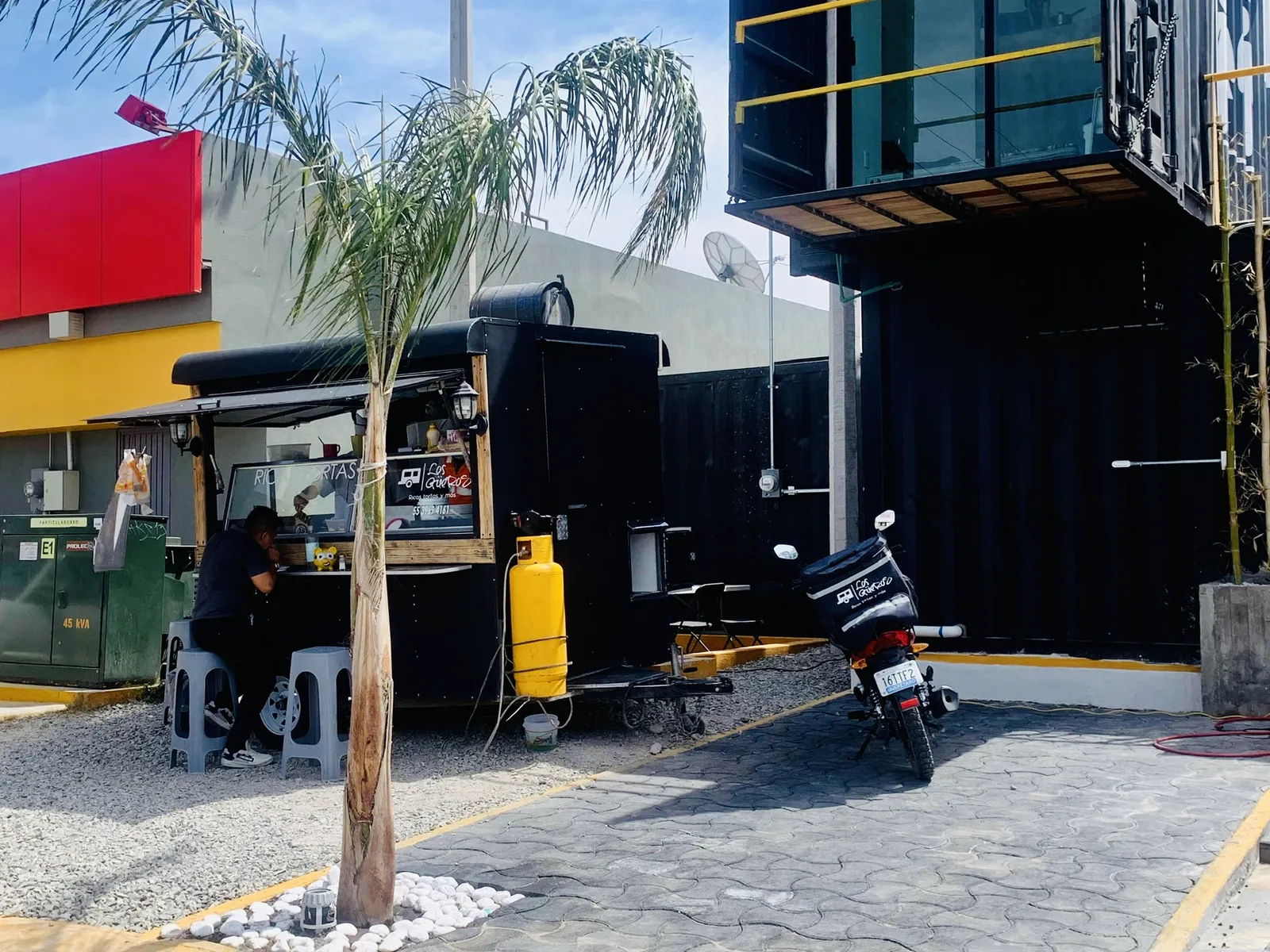 Tortas "Los Güeros" Suc. Parque Industrial Qro image 1
