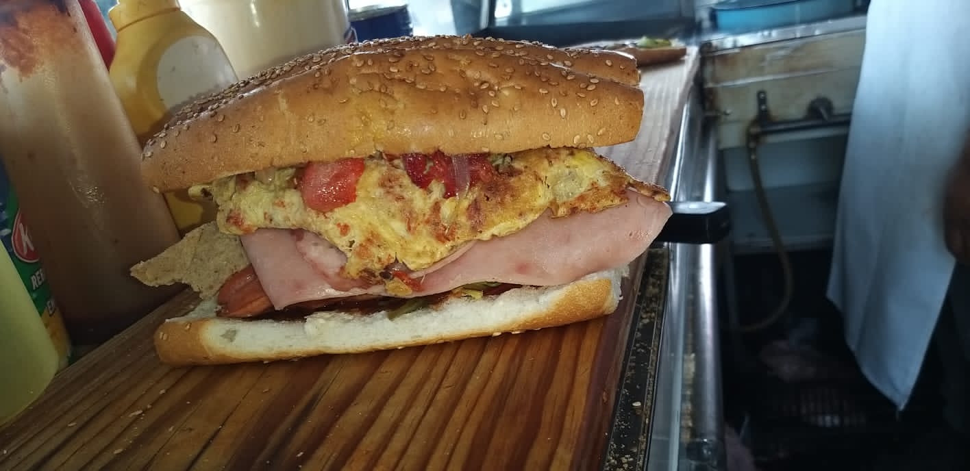 Tortas "Los Güeros" Suc. Parque Industrial Qro image 4