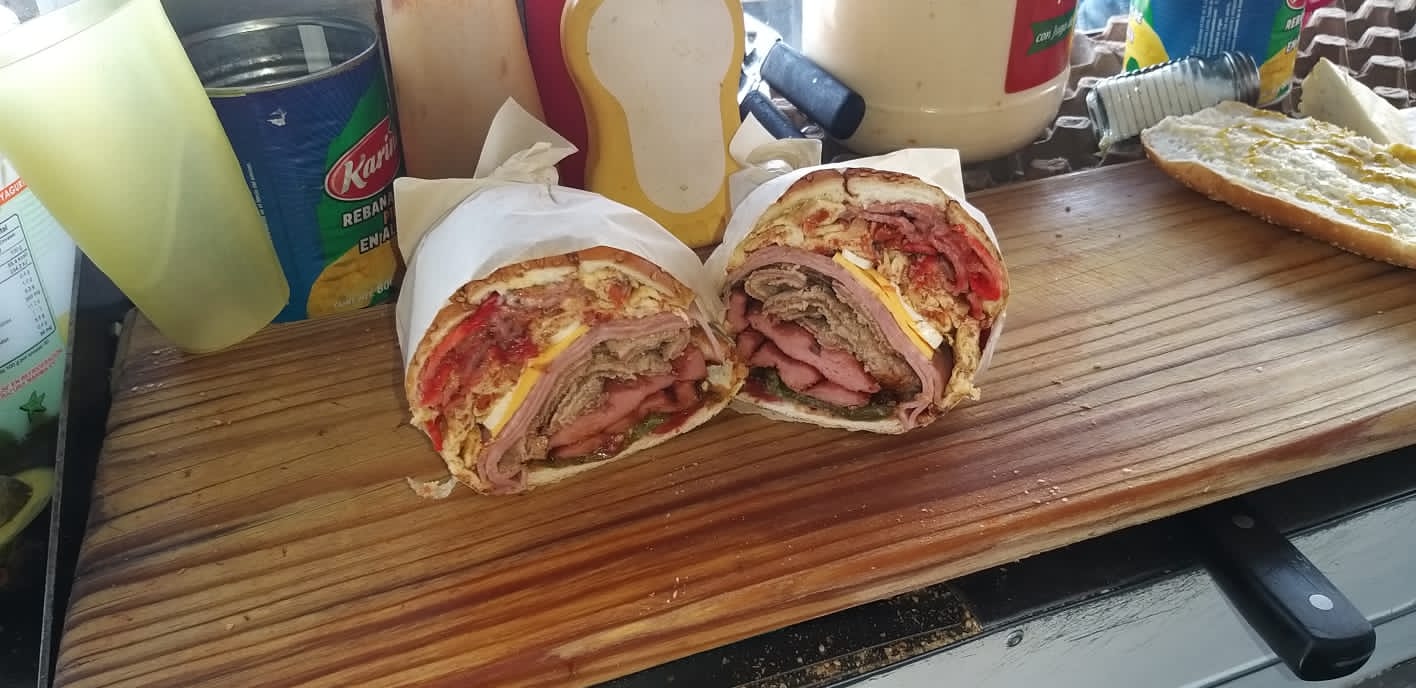 Tortas "Los Güeros" Suc. Parque Industrial Qro image 7