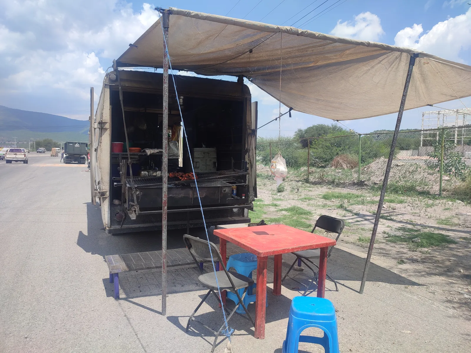 Pollos la cabaña image 1