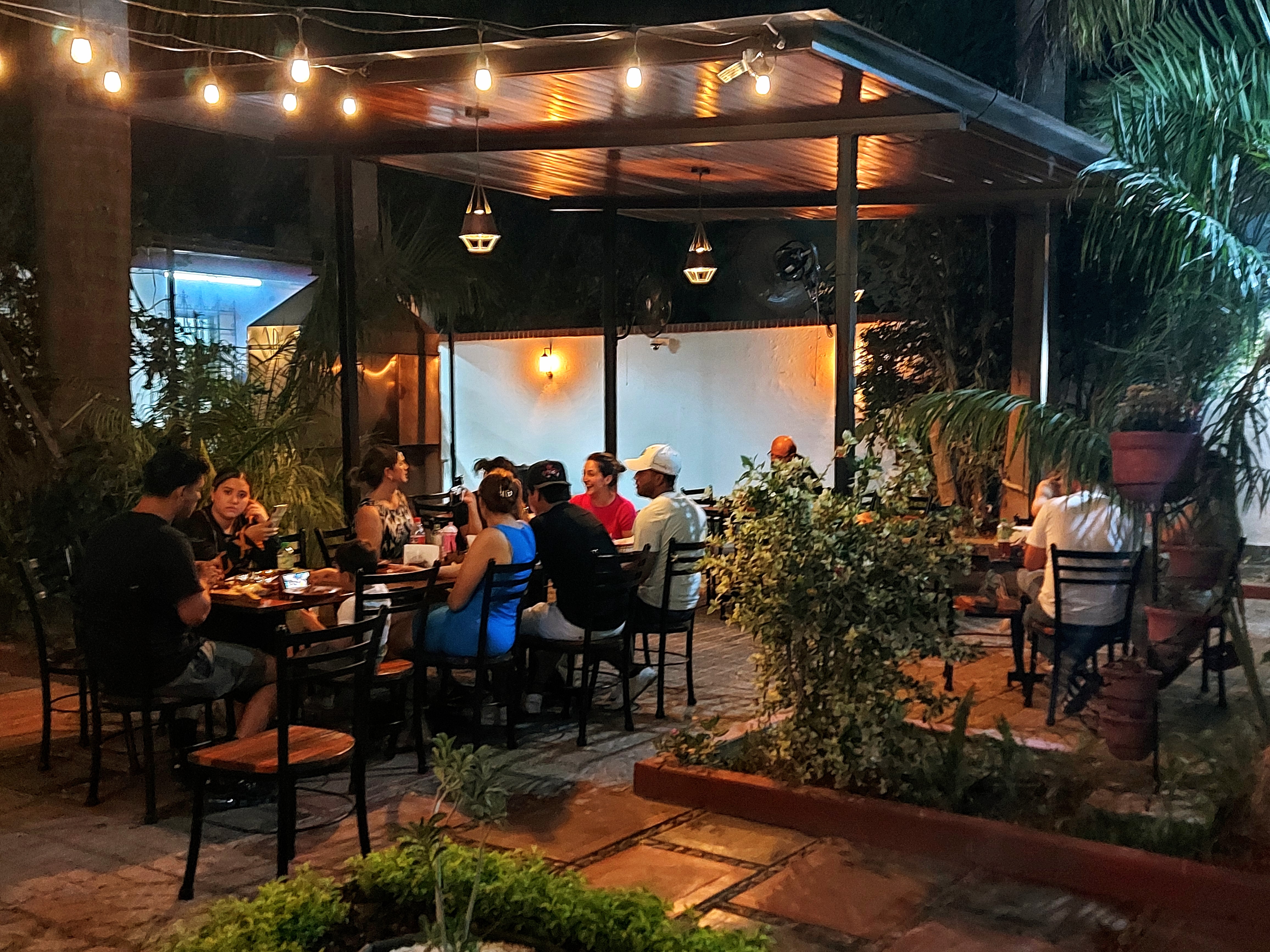 El Jardin De Los Filetes image 1