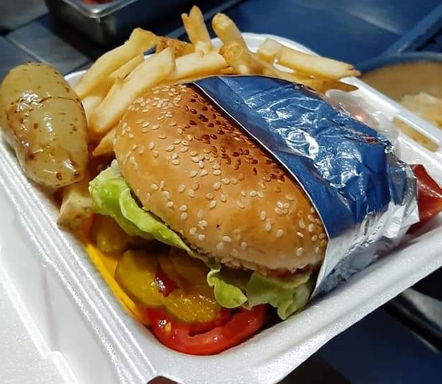 Pelon Burger image 2