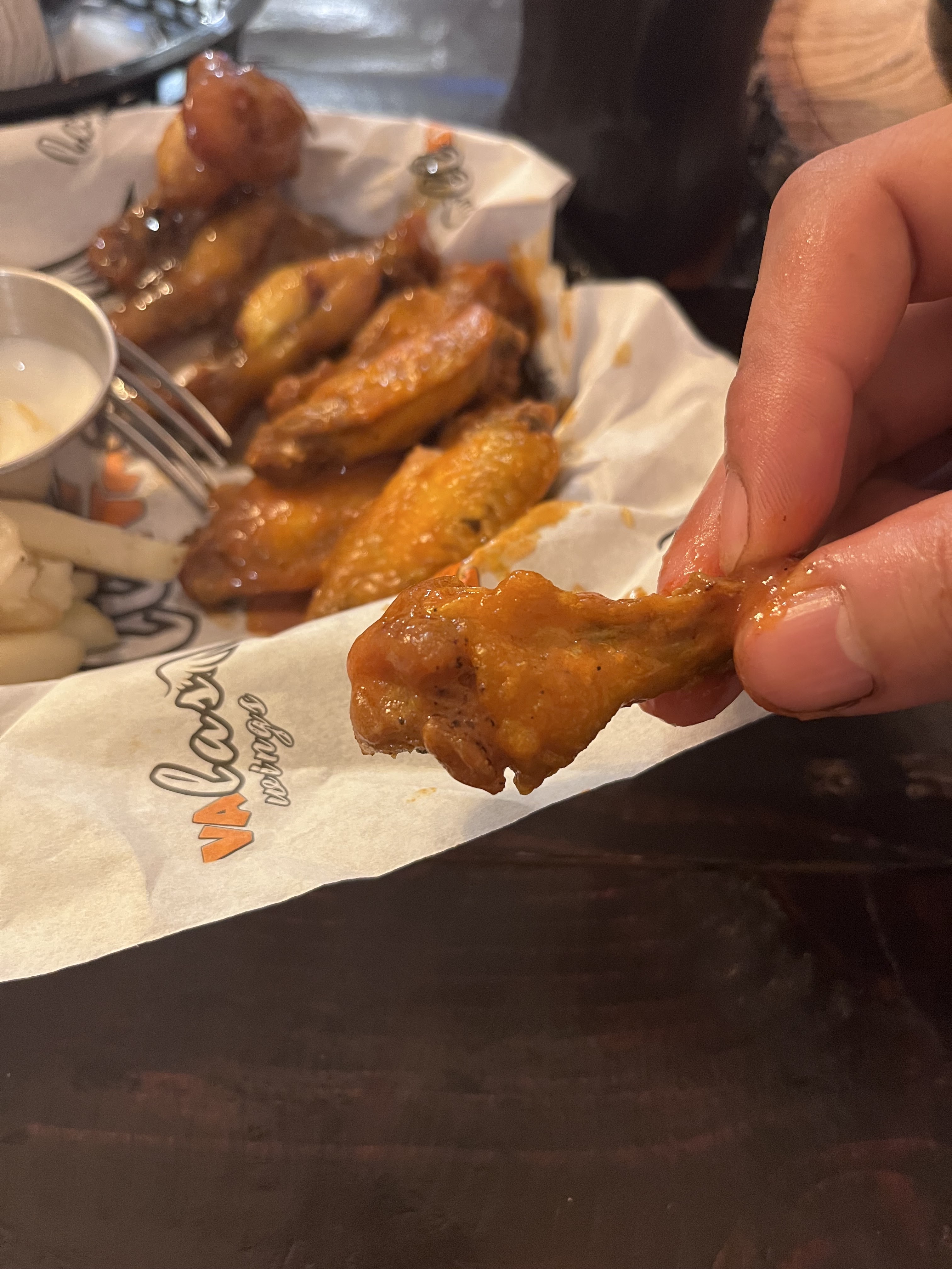 Llévalas Wings image 2