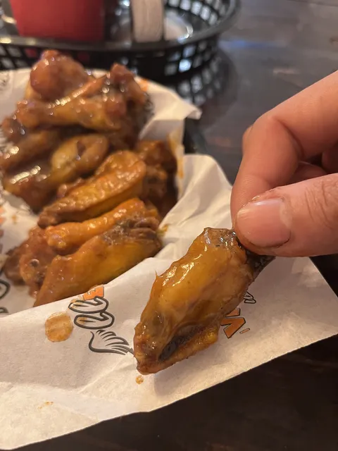 Llévalas Wings image 7