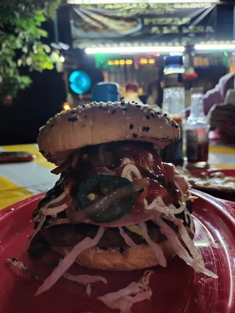 El Pasillo del Sabor "El Exquisito" Pizzas a La Leña y Hamburguesas al Carbón image 3