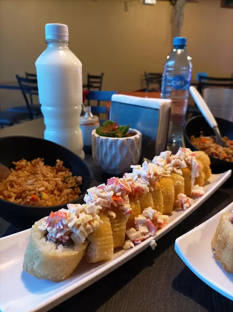 7 Rollos - Sushi & Seafood image 1
