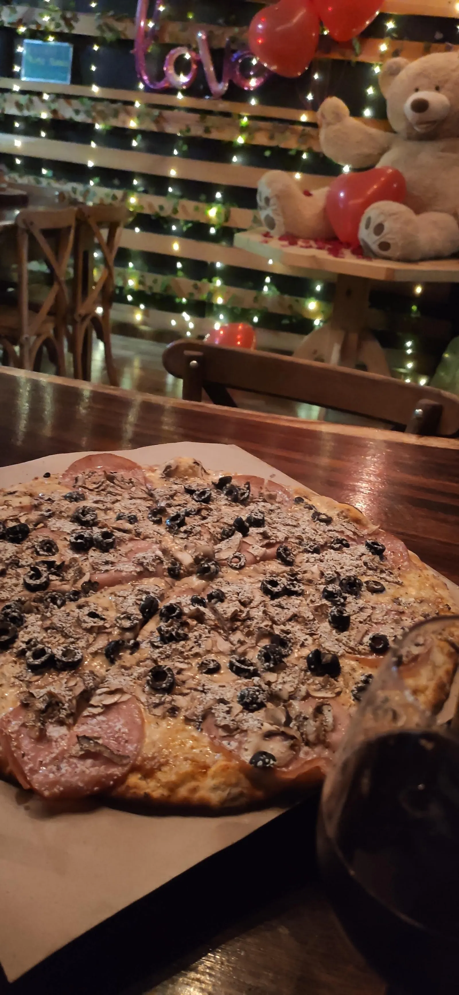 INN AMORE pizzas a la leña image 6