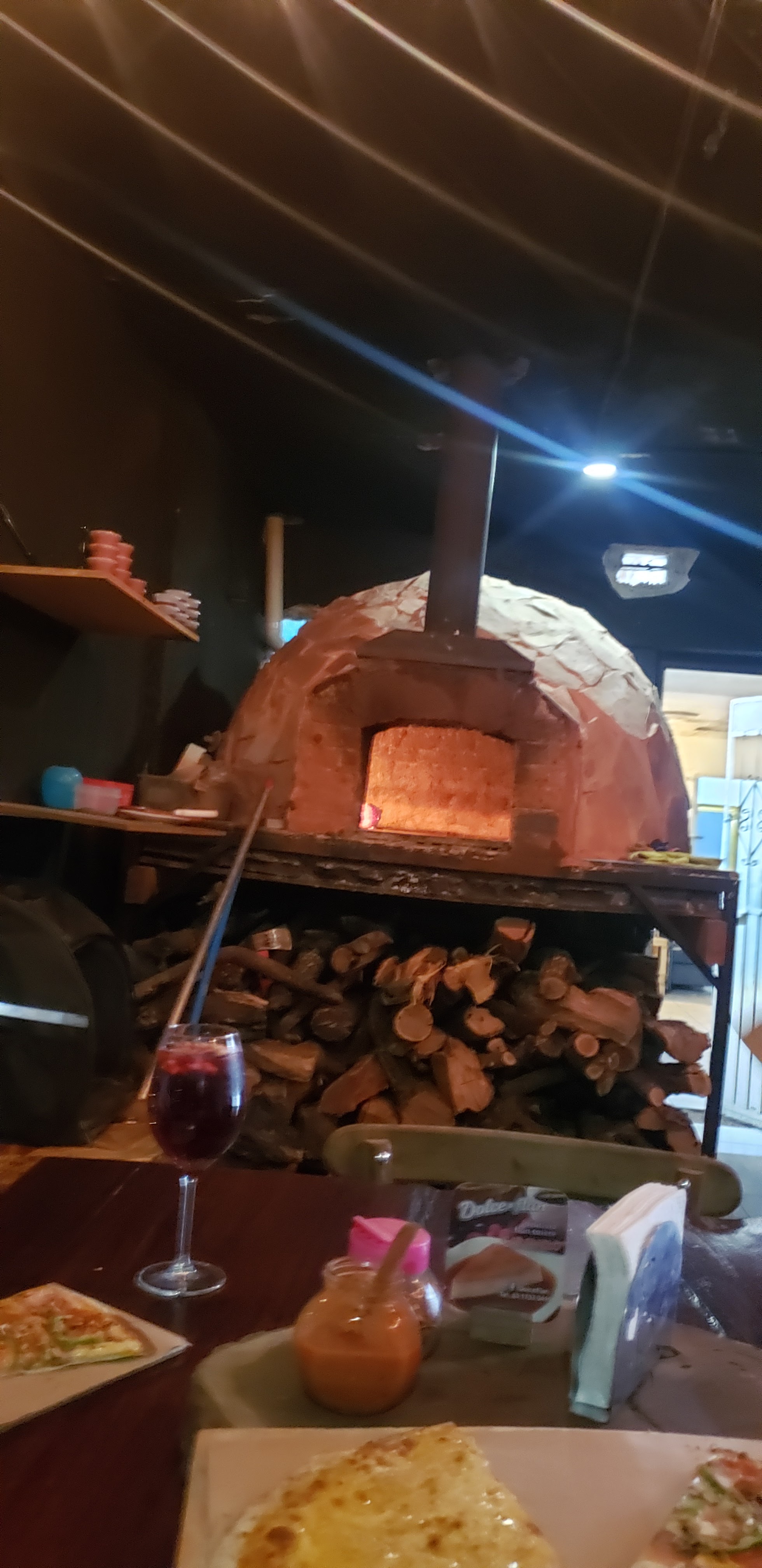 INN AMORE pizzas a la leña image 8