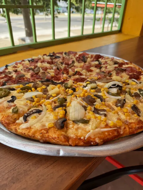 Max Pizza image 3