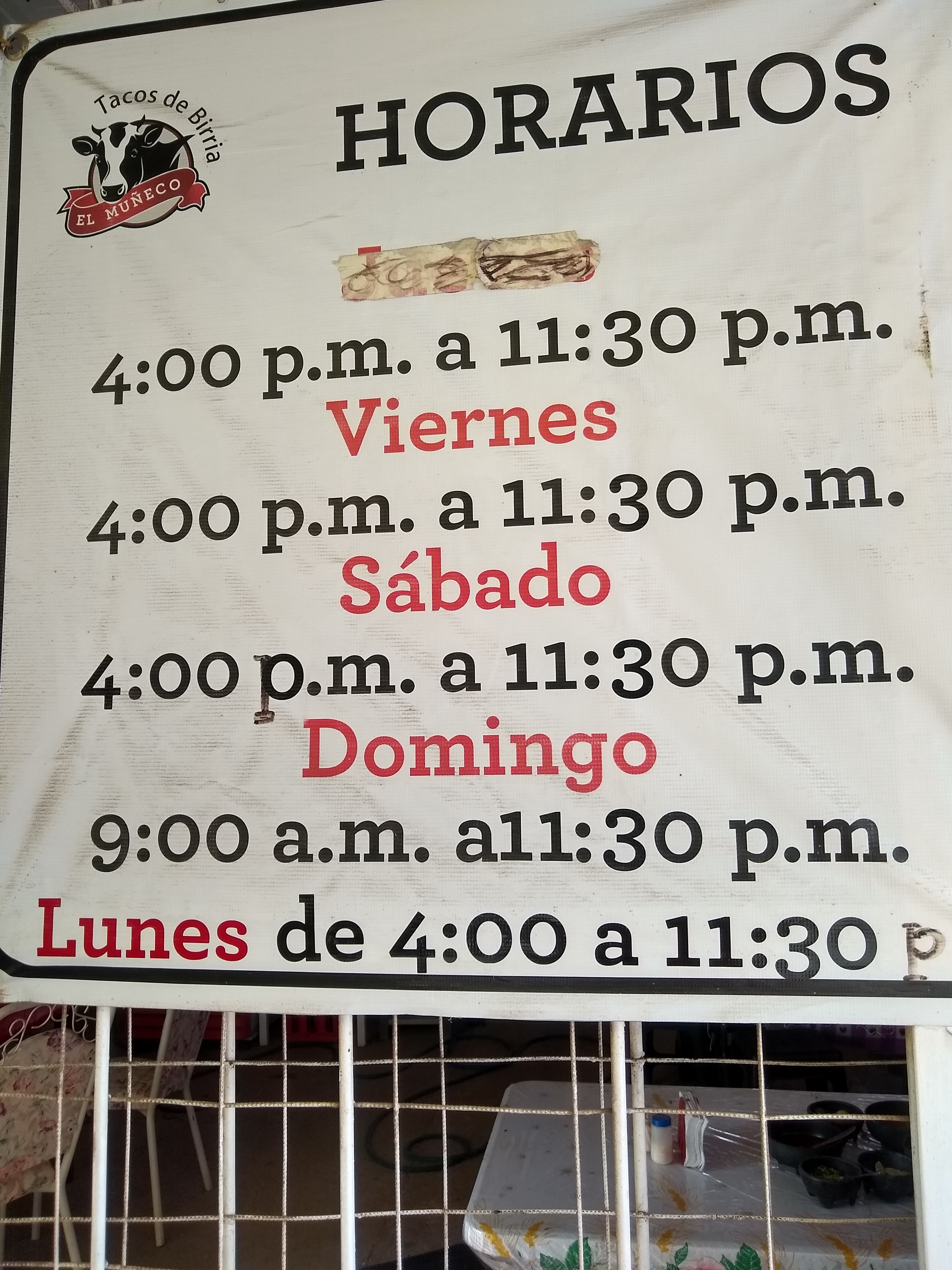 Tacos de birria El Muñeco image 7