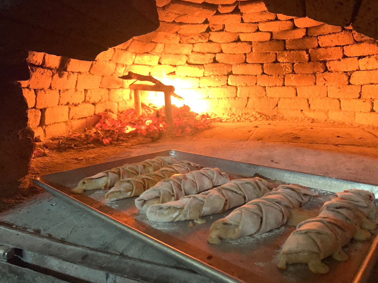 Pizza Artesanal a la Leña image 2