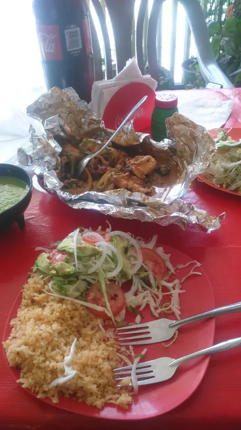 POLLOS ASADOS EL BUEN SAZÓN image 1