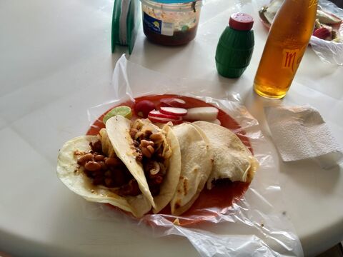 Tacos El Cama image 1