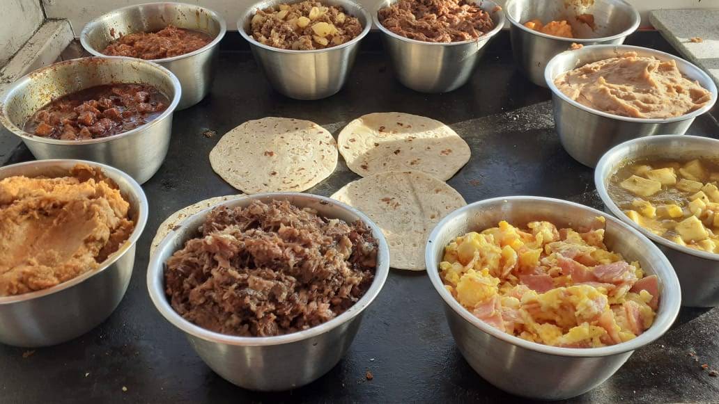 LA REYNA DE LA BARBACOA Y MENUDO image 2