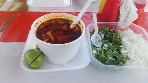 LA REYNA DE LA BARBACOA Y MENUDO image 3
