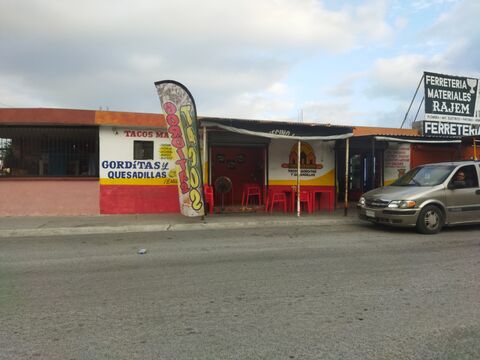 Tacos El Vecino Luis image 4