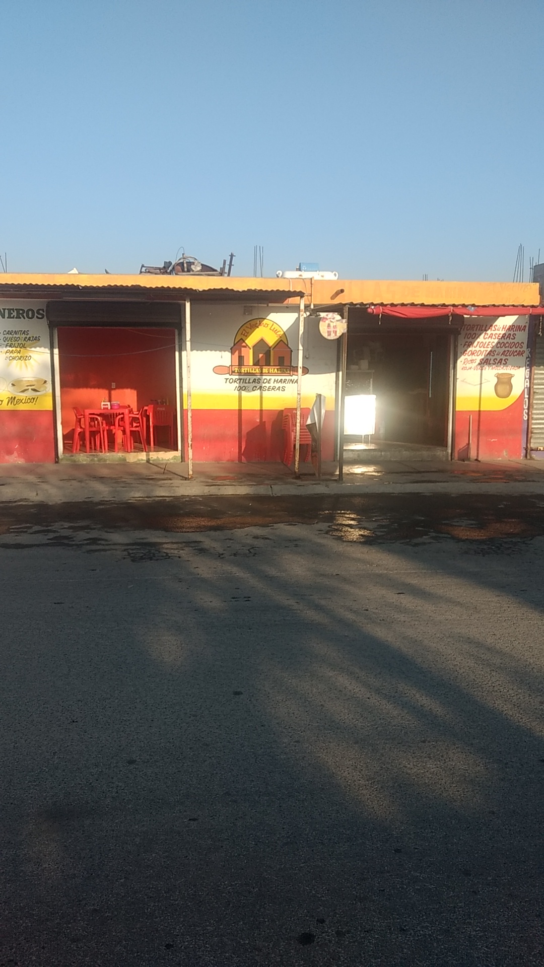 Tacos El Vecino Luis image 7