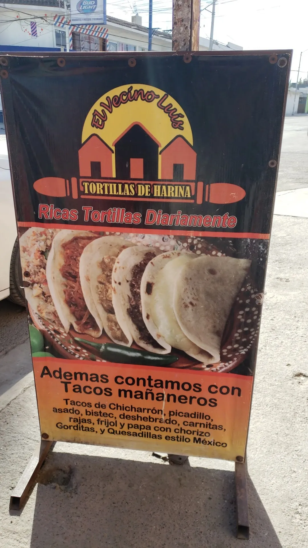 Tacos El Vecino Luis image 9