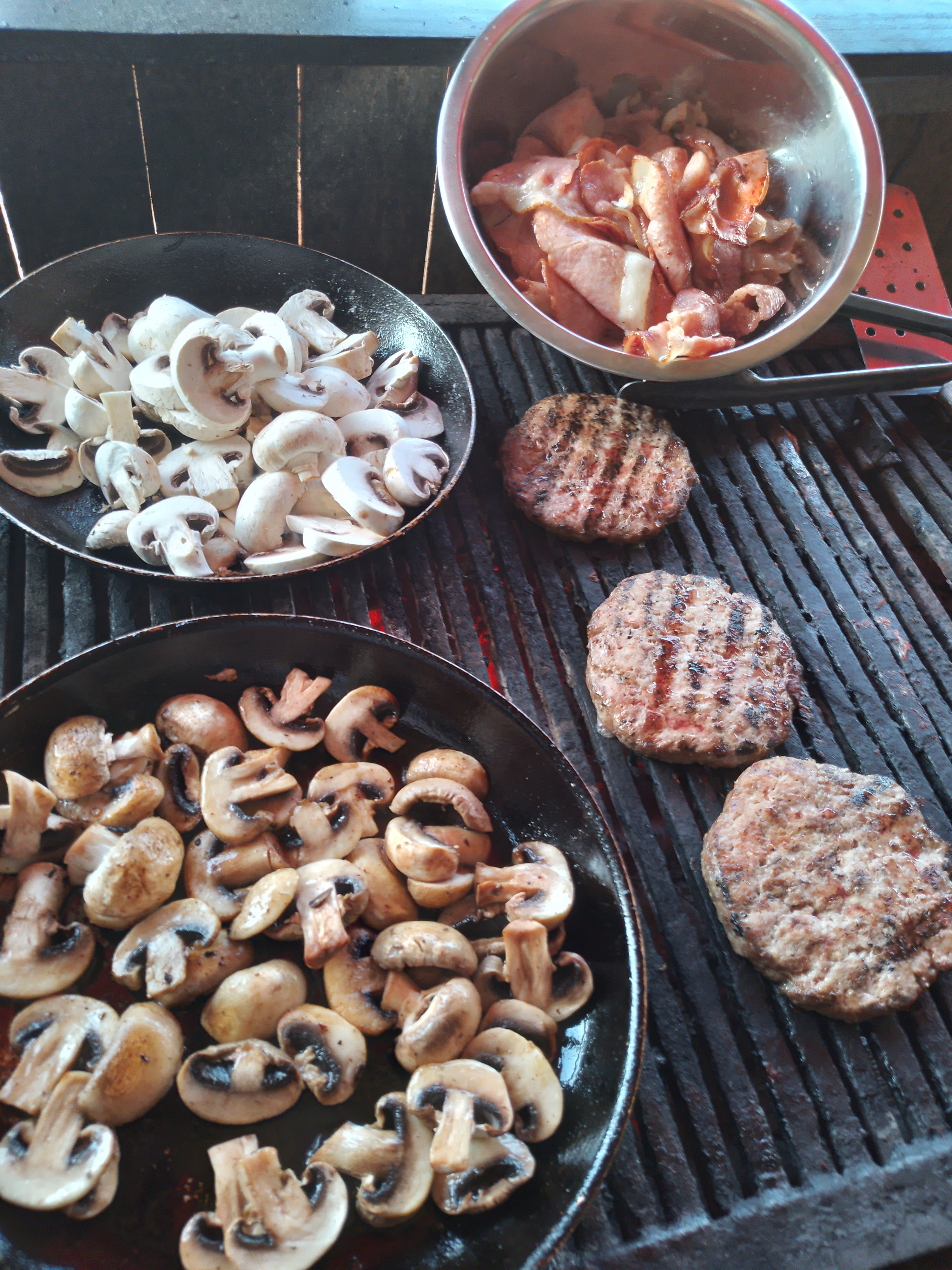 Patio parrillero image 6